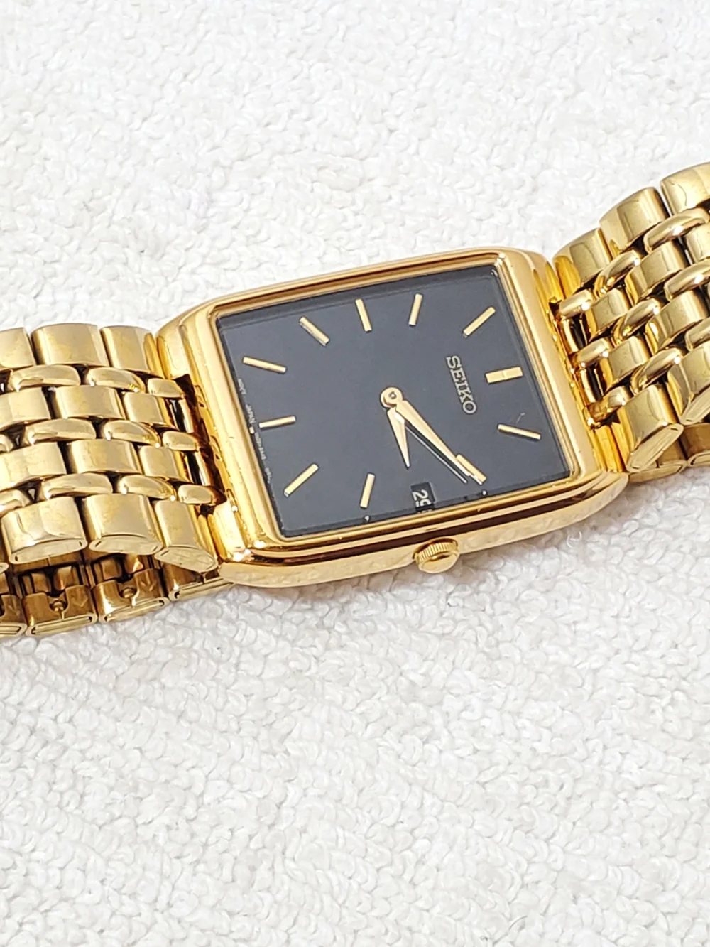 Vintage Seiko Men's Date Tank Quartz Watch Gold Plated Black Dial One Jewel